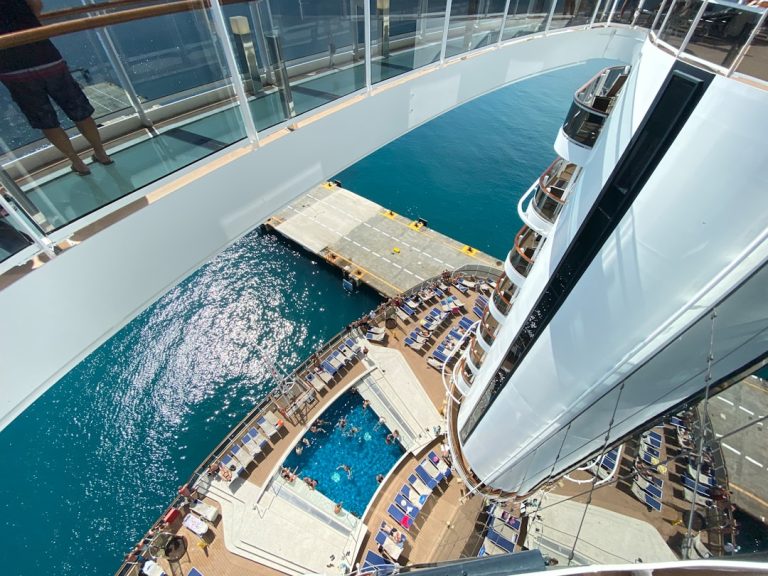 Luxury vs. Affordable Cruises: Navigating the High Seas of Choice